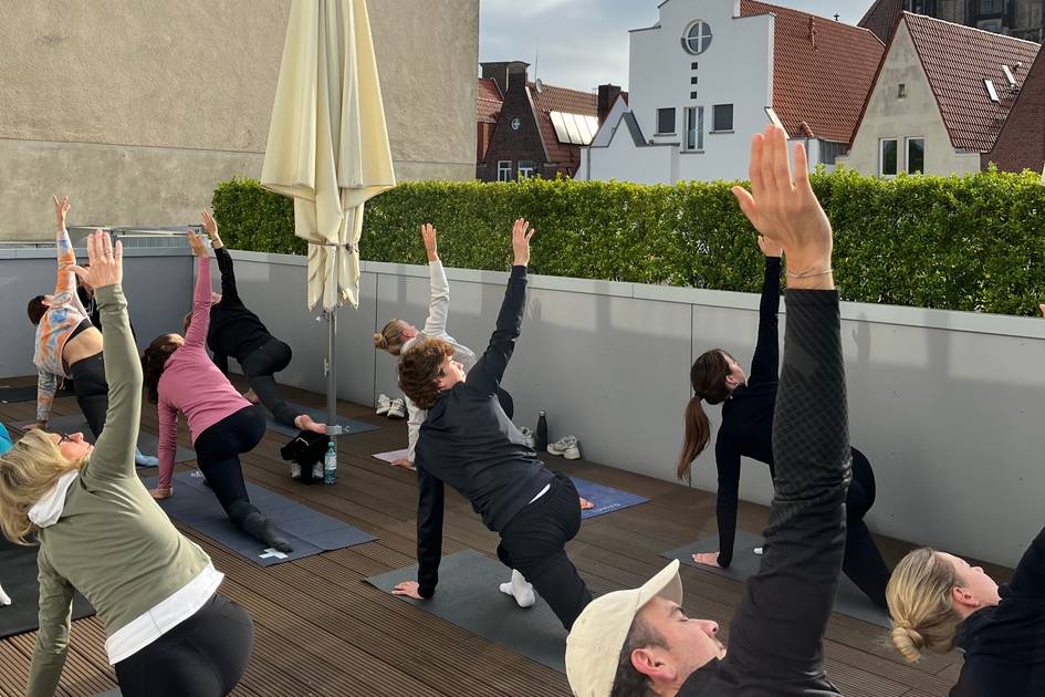 Ungew-hnliche-Kooperation-Wie-ein-Modehaus-seine-Dachterrasse-zur-Erlebnisfl-che-macht