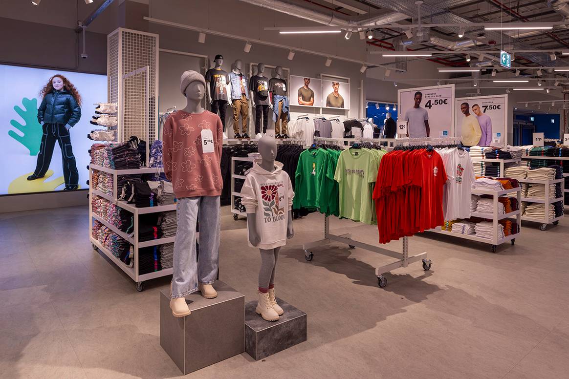 Nueva tienda de Primark en el centro comercial Parque Melilla de Melilla.