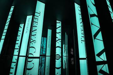 LVMH descarta la compra de acciones de Tiffany’s en el mercado