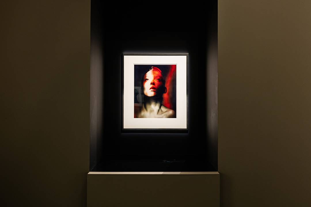 Vista de la exposición “Doubts” dedicada a la obra de Paolo Roversi, organizada por la Fundación MOP en La Coruña (España) del 20 de junio al 20 de septiembre de 2026.