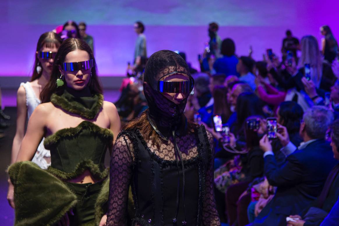 Imagen del desfile de la colección Paranoia, por cortesía de ESNE