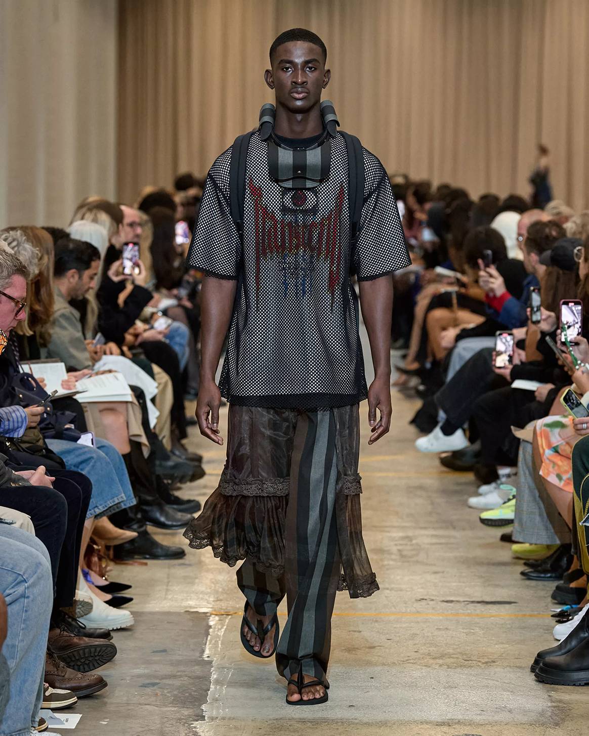 Photo Credits: Burberry, colección para la temporada Primavera/Verano 2023 SS23, última colección diseñada por Riccardo Tisci como director creativo. Burberry, página oficial.