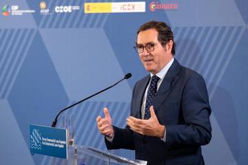 CEOE cifra en el 0,1 por ciento del PIB el impacto del apagón y advierte al Gobierno por sus “medidas unilaterales”