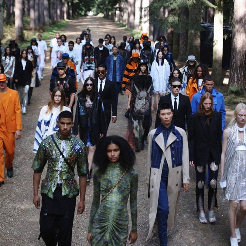 Burberry inaugura la London Fashion Week con una “performance” en directo vía Twitch
