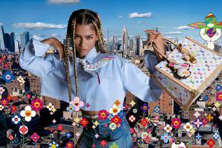 Louis Vuitton reedita la colaboración de Marc Jacobs y Murakami, con Zendaya como embajadora