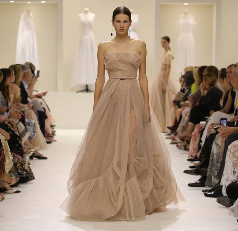 Am besten im schwarzen Kostüm: Die Trends der Couture-Schauen