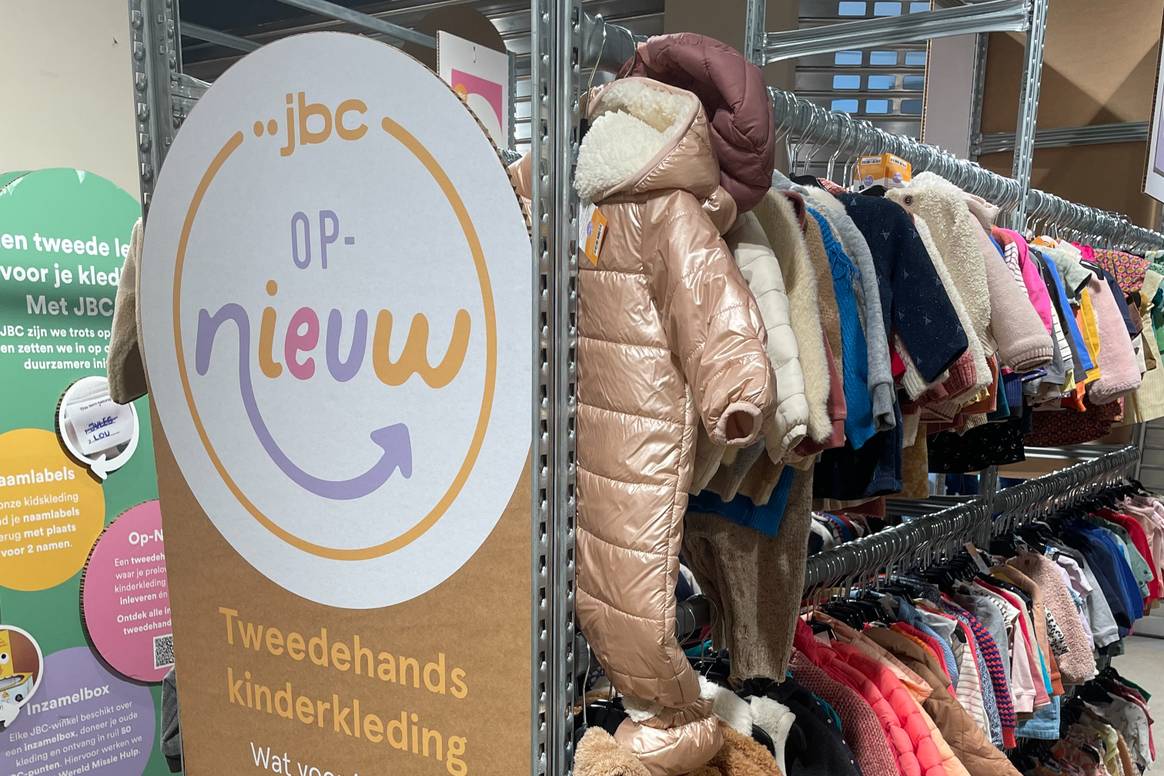 De JBC pop-up met tweedehands babykleding.