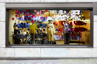 Lala Berlin – Neues Schaufenster von JoAnn Tan Studio