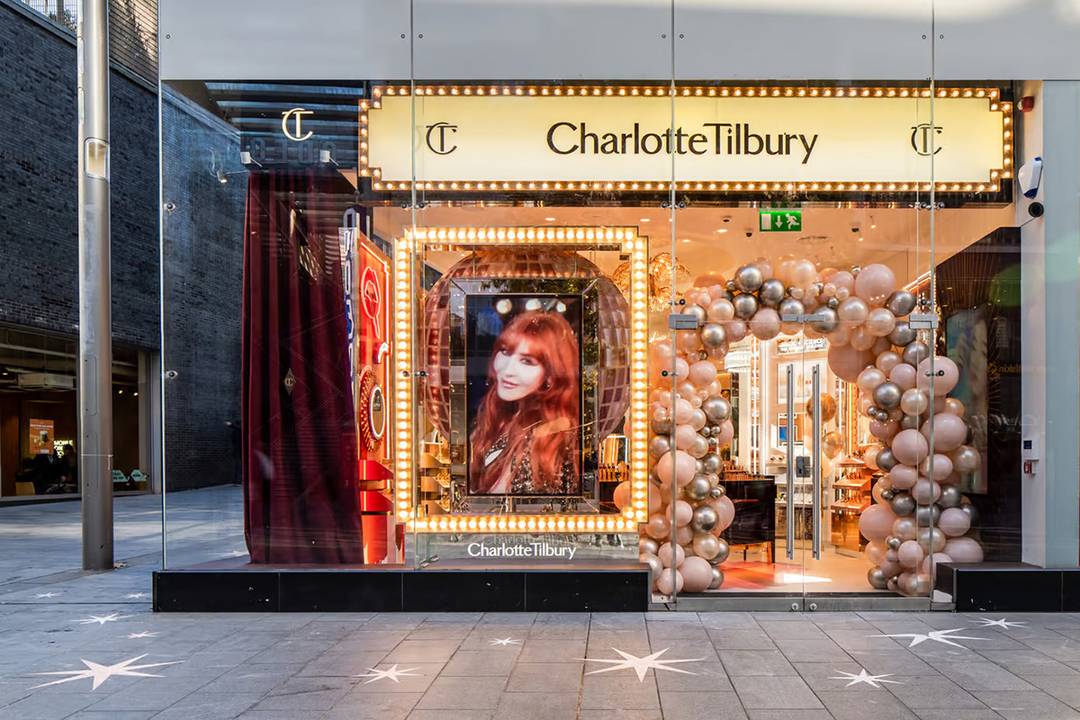 Tienda de Charlotte Tilbury en el centro comercial Liverpool One de Liverpool (Reino Unido).