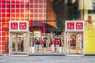 Владелец Uniqlo впервые обогнал Zara по капитализации и стал лидером модной отрасли