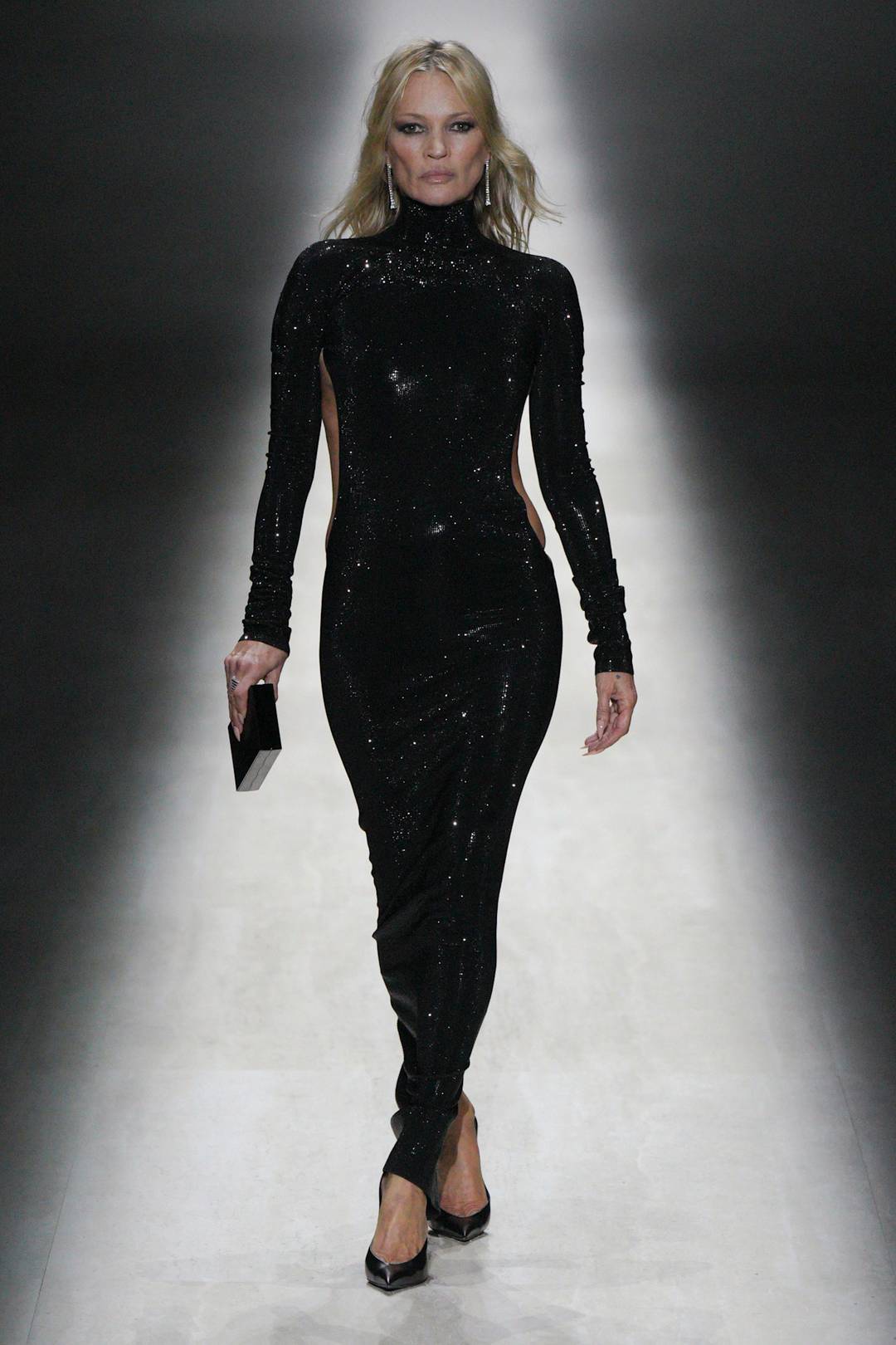 Kate Moss ha chiuso la sfilata autunno inverno 2026-27