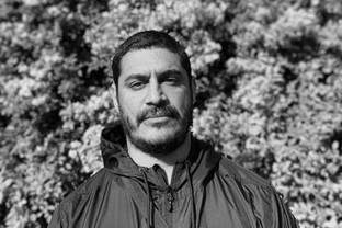 Criolo em parceria com a Vans no videoclipe Fellini