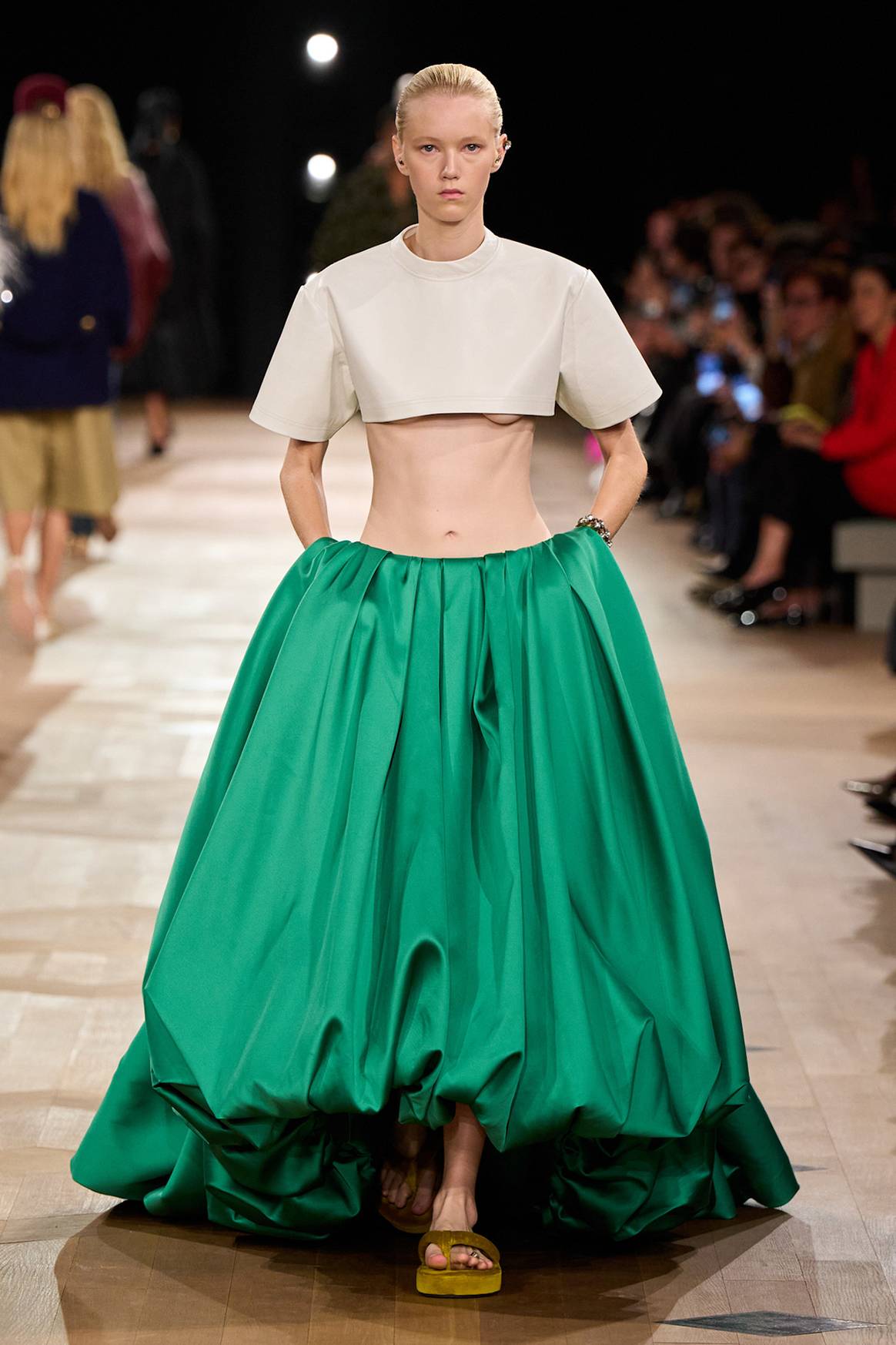 Balenciaga, desfile de presentación de la colección de mujer “The Heartbeat”, para la temporada Primavera/Verano 2026.