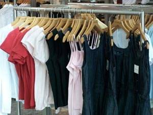 Retailers and apparel suppliers fight falling demand