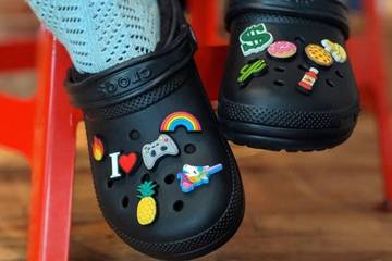 Crocs raises Q4 and full year revenue outlook