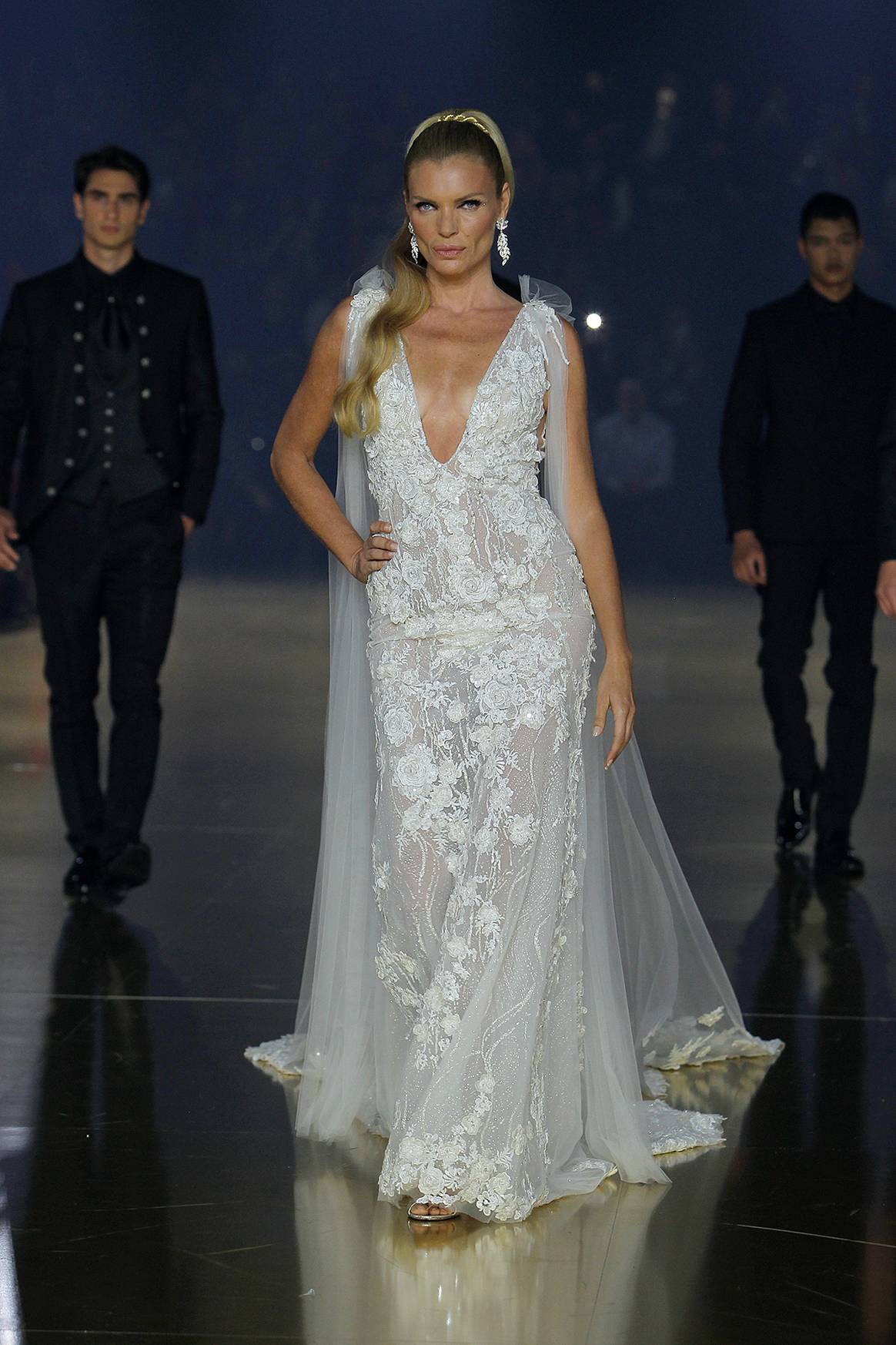 Photo Credits: Atelier Pronovias, colección Versailles 2023.