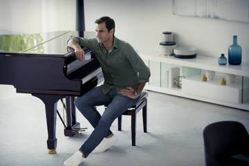 Roger Federer lanceert UNIQLO LifeWear jeans campagne