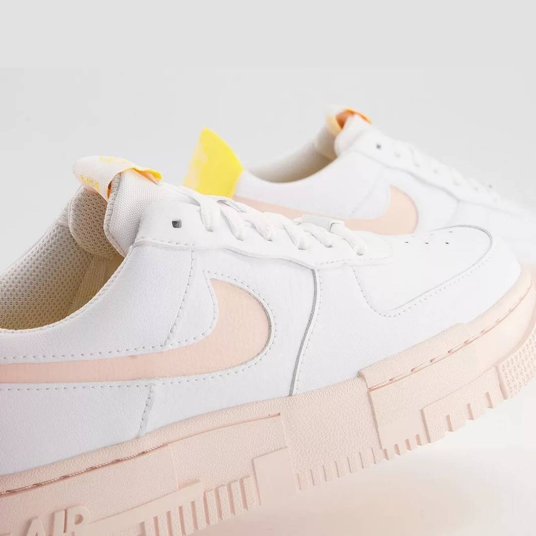 Nike Air Force 1 Pixel, mit freundlicher Genehmigung von Sneakerjagers