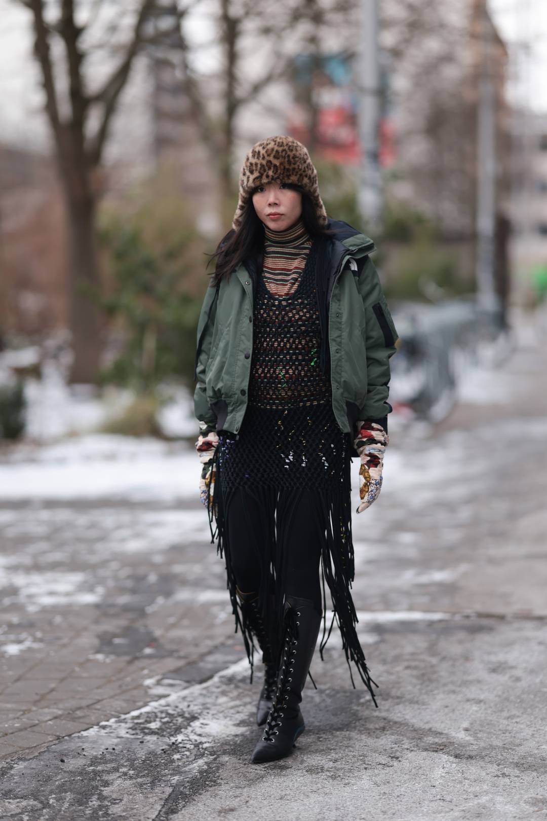 La giornalista di moda Susie Lau (Bubble) alla sfilata FW26 di Buzigahill