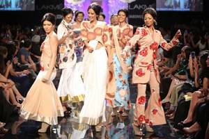 LFW: Masaba creates ‘Wanderess’