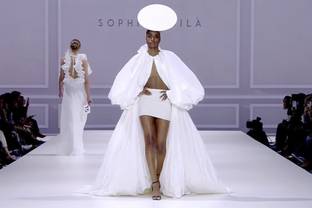 Vídeo: Desfile de la colección nupcial 2023 de Sophie et Voilà en la BBFW