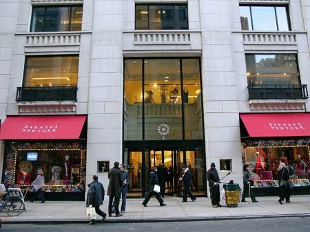 Yucaipa Cos y Capital Perry adquieren Barneys New York