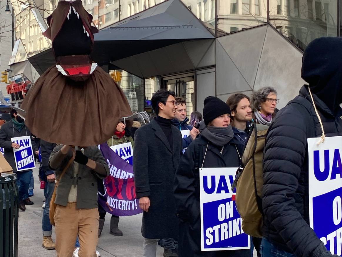 Part-time faculty on strike outside Parsons The New School