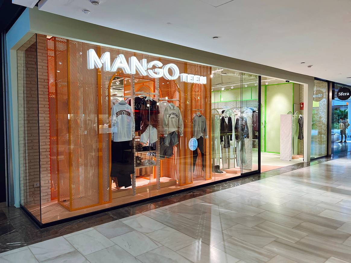 paraguas Brillante Faringe Mango sigue penetrando en el sector “teen” con una nueva tienda en Barcelona