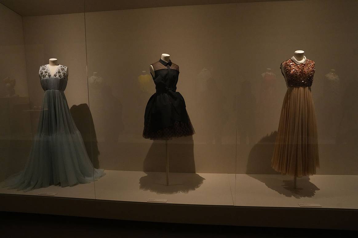 Créditos: Interior de la exposición “Josep Font. Belleza e inquietud”, en el Museo Cristóbal Balenciaga de Getaria. Fotografía de cortesía.