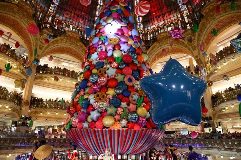 Beth Ditto lance le coup d’envoi de Noël Spectacular spectacular des Galeries Lafayette