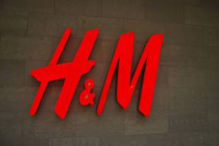 Amsterdamse kinderen uit minima-gezinnen krijgen waardebon voor H&M en Coolcat