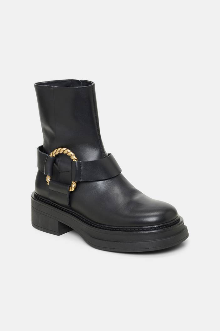 Short biker boots with twisted D-ring detail | dorothee schumacher