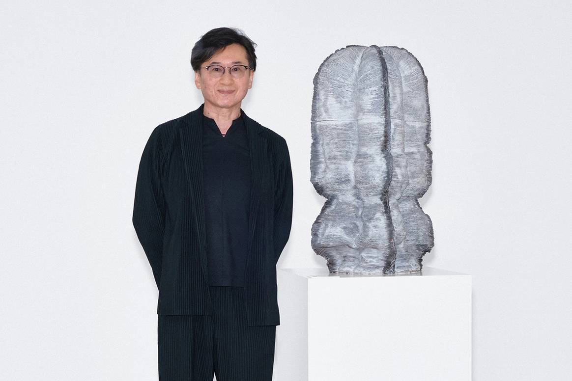 Kunimasa Aoki, ganador del Loewe Foundation Craft Prize 2025 por la obra “Realm of Living Things 19 (2024)”.