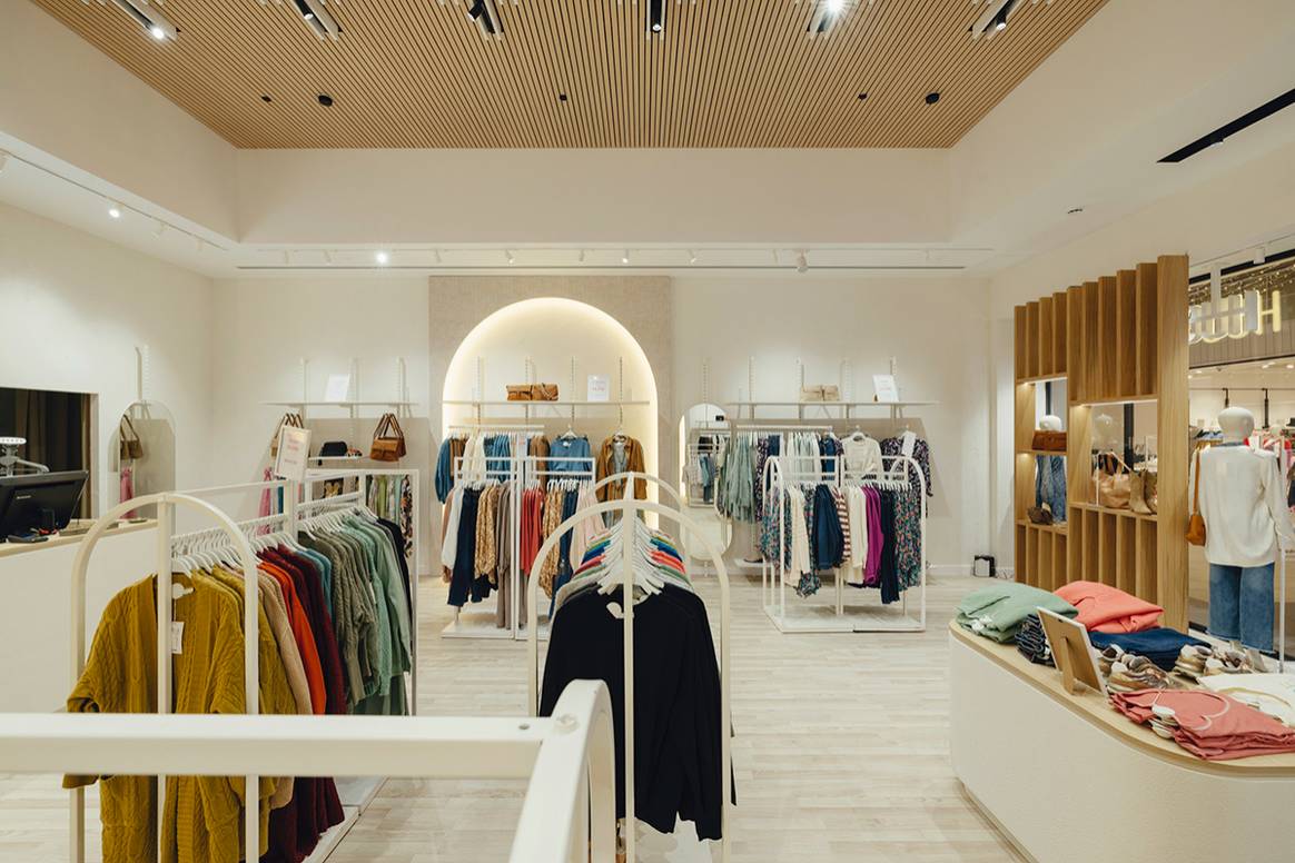 Tienda de Hug&Clau en el centro comercial Sevilla Fashion Outlet de Sevilla (España).