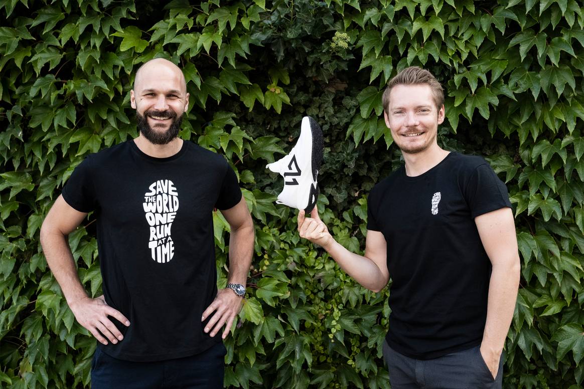 Jan Kratochvil (right) and Marek Brincil with Winqs’
award-winning shoe Zerofly. Photo: Winqs