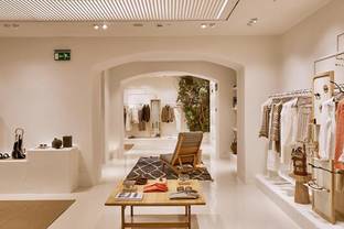 Massimo Dutti inaugure sa première boutique à Ibiza