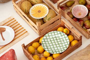 Mango sale en apoyo del emprendimiento y adquiere la firma de vajillas artesanales “The Platera”