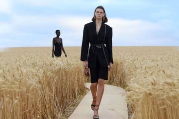 Video: Jacquemus präsentiert SS21-Kollektion im Getreidefeld