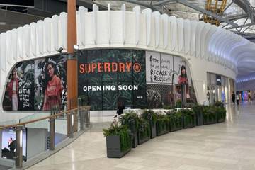 Superdry bevestigt verkoop te overwegen, aandelenprijs stijgt 