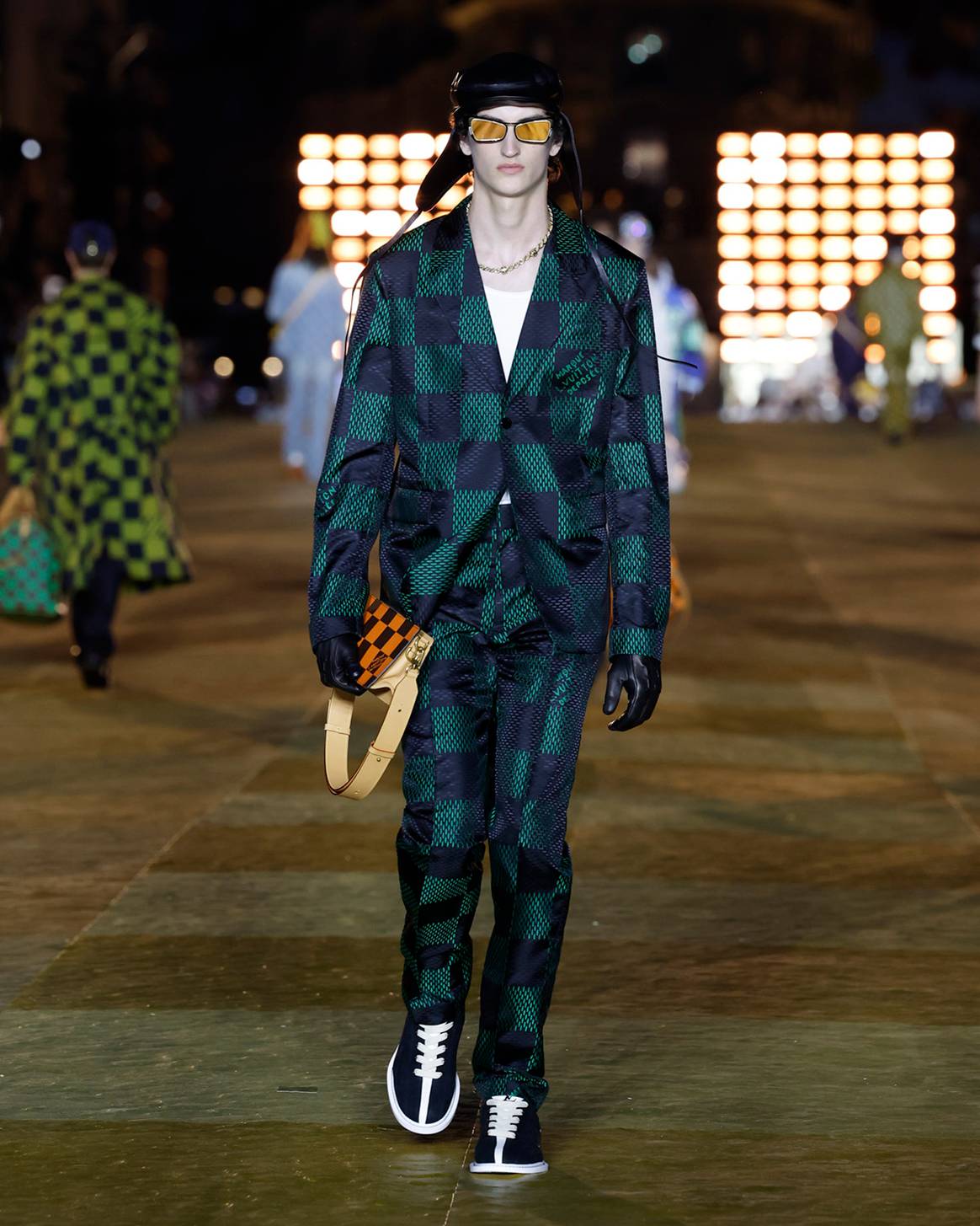 Het debuut van Pharrell Williams voor Louis Vuitton. Beelden via Louis Vuitton
