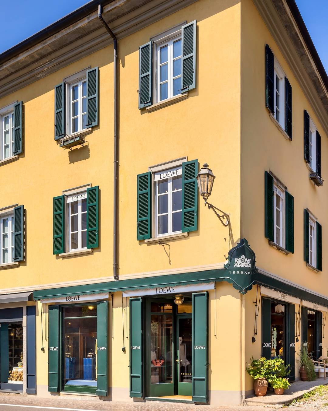 Negozio “resort” di Loewe a Cernobbio (Italia).