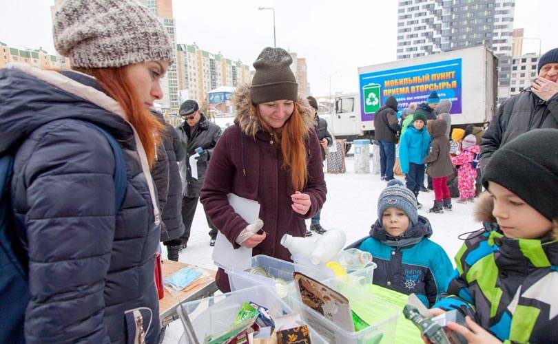 Как россияне избавляются от старой одежды