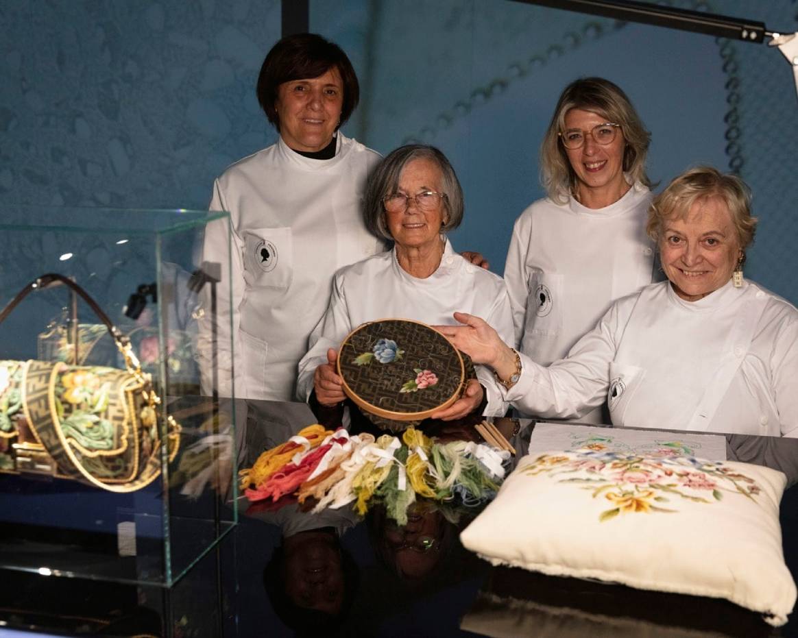 Fendi expose son sac baguette pour célébrer les artisans locaux italiens