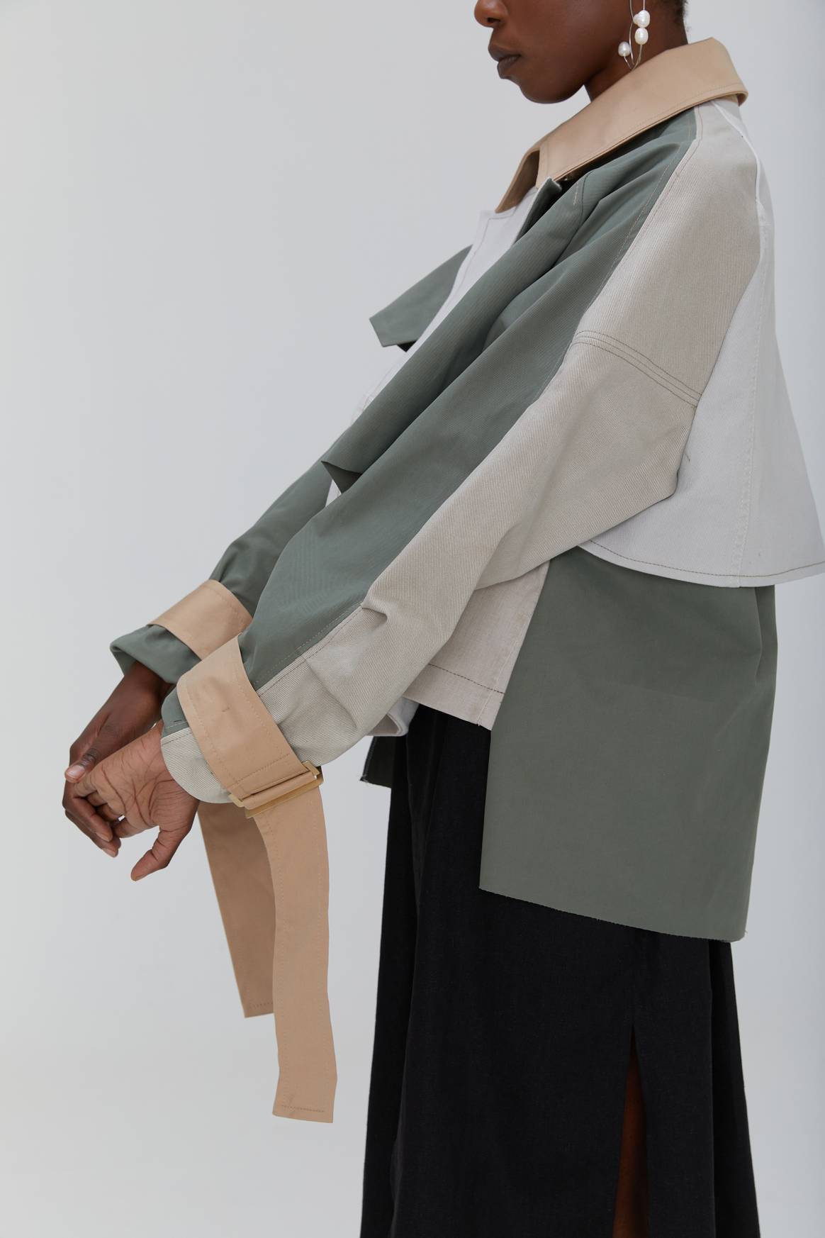 Patchwork Trenchcoat | Bild: Jordaan Wood