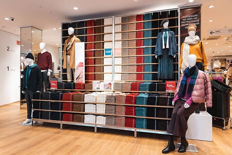 Арт-объект Misha Most и зеленая студия: как выглядит первый Uniqlo в формате стрит-ритейл