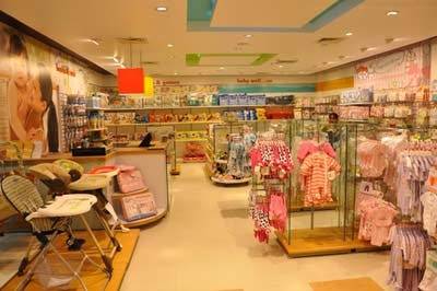 Falling rupee forces retailers to cut down imports