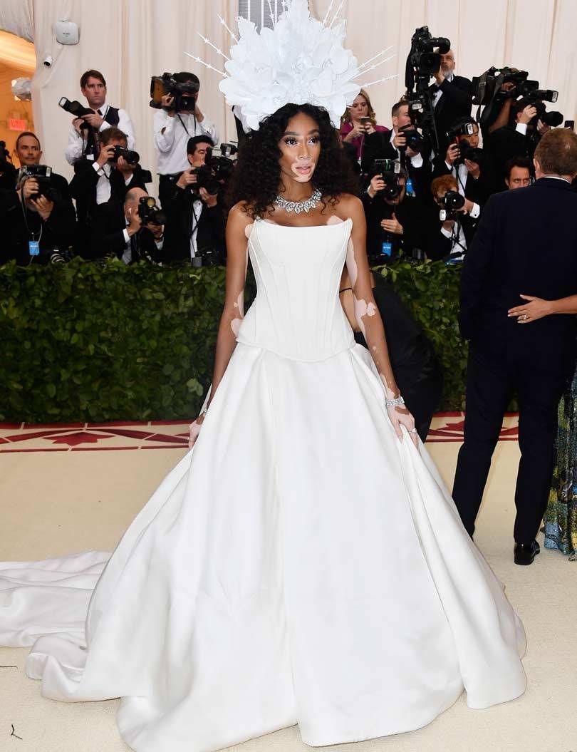 ‘Hemelse’ rode loper looks Met Gala 2018 in beeld