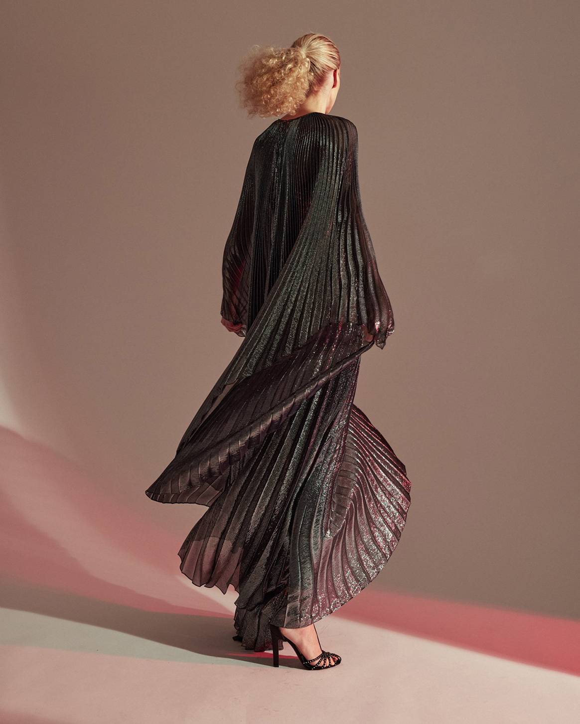 Photo Credits: “Liza” pleated navy Lurex caftan. Halston x Netflix.