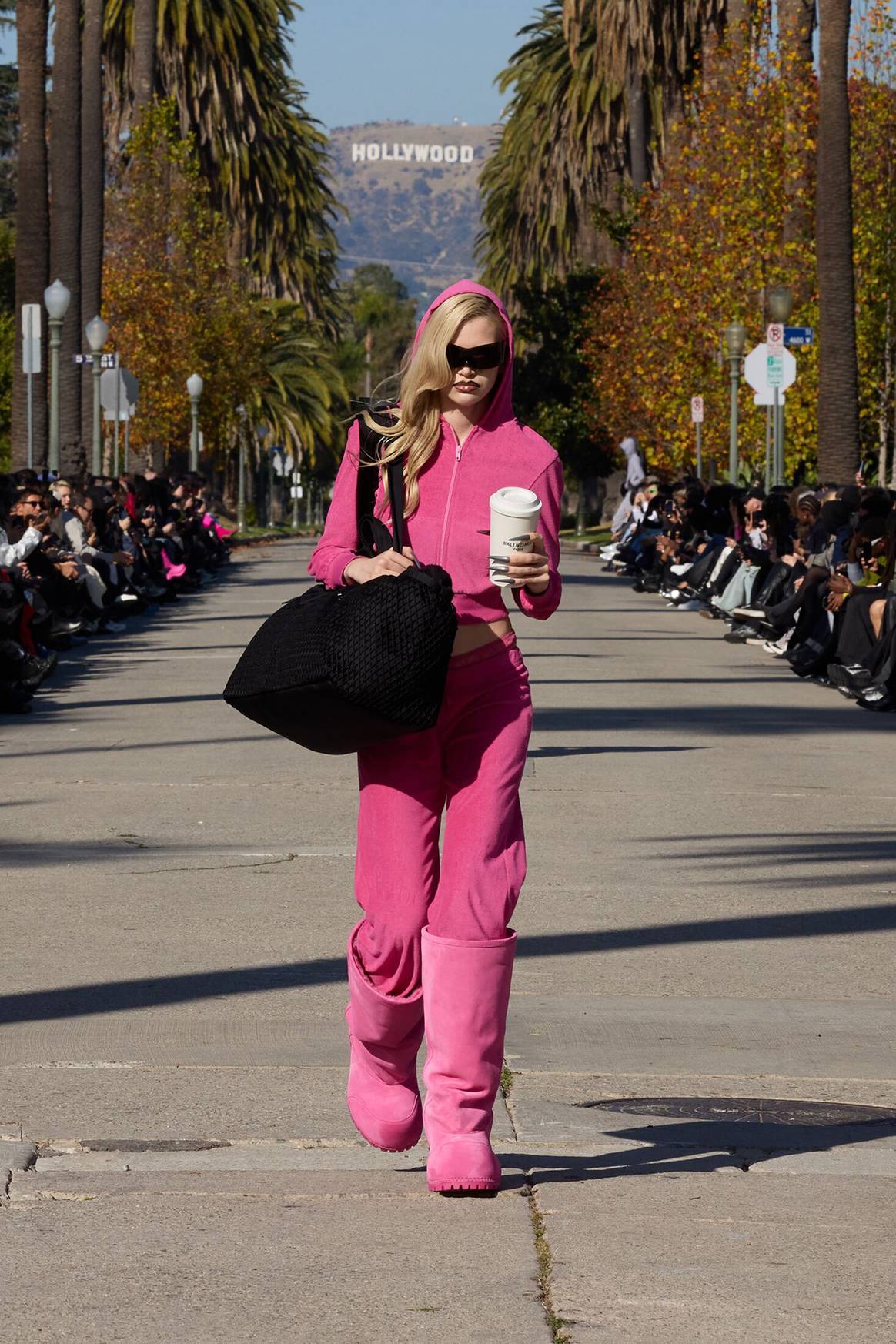 Balenciaga, desfile de presentación en Los Ángeles de la colección de Otoño para hombre y mujer FW24.