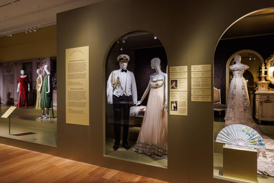 Tentoonstelling 'Dresscode' bij Paleis Het Loo